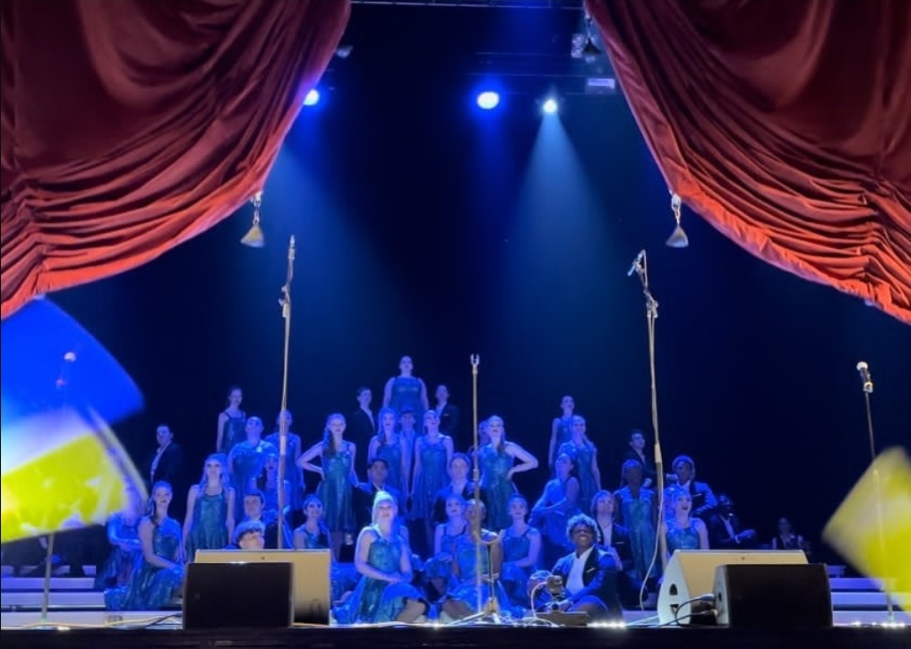 (Company of Singers at FAME Orlando on the Hard Rock Live Orlando stage; from Instagram @tghscompany)